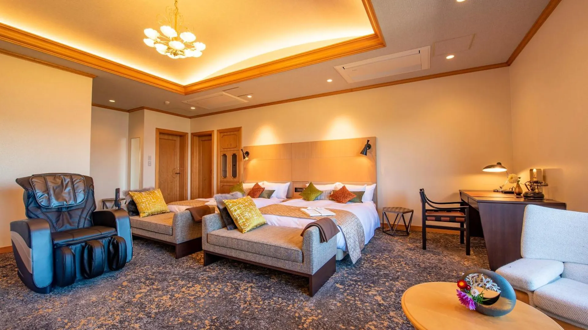Hotel Premium Lake Toya Toyako 4*,  Giappone