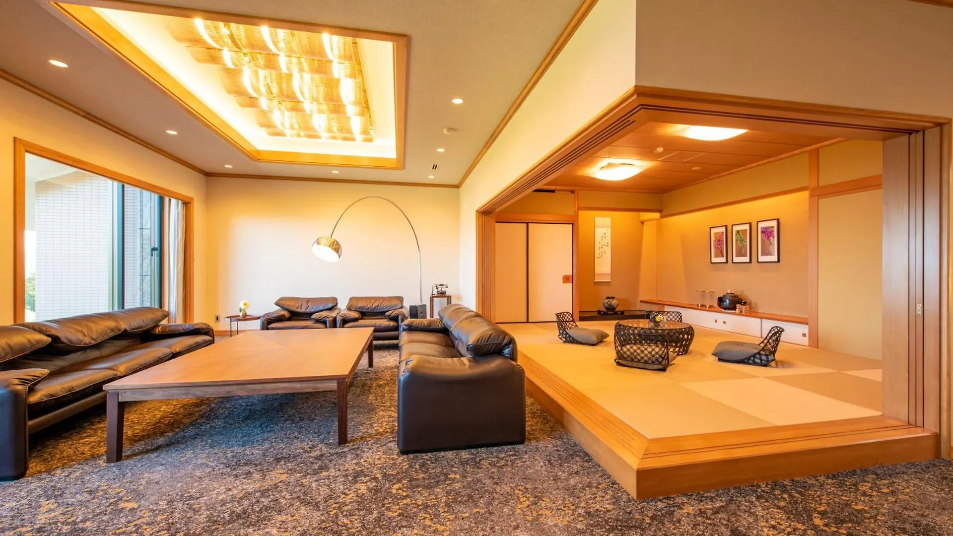 Hotel Premium Lake Toya Toyako 4*,