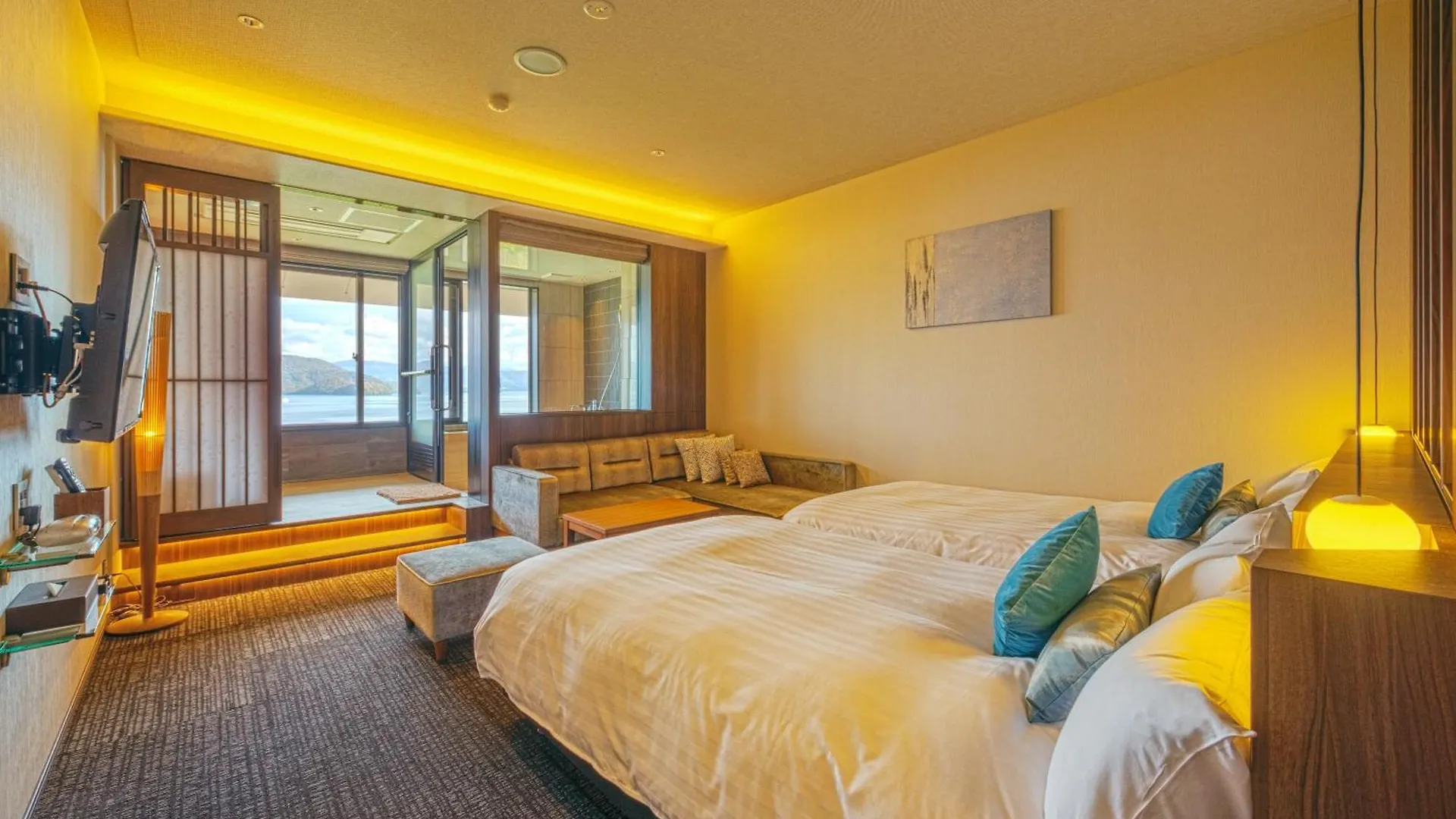 Hotel Premium Lake Toya Toyako 4*,