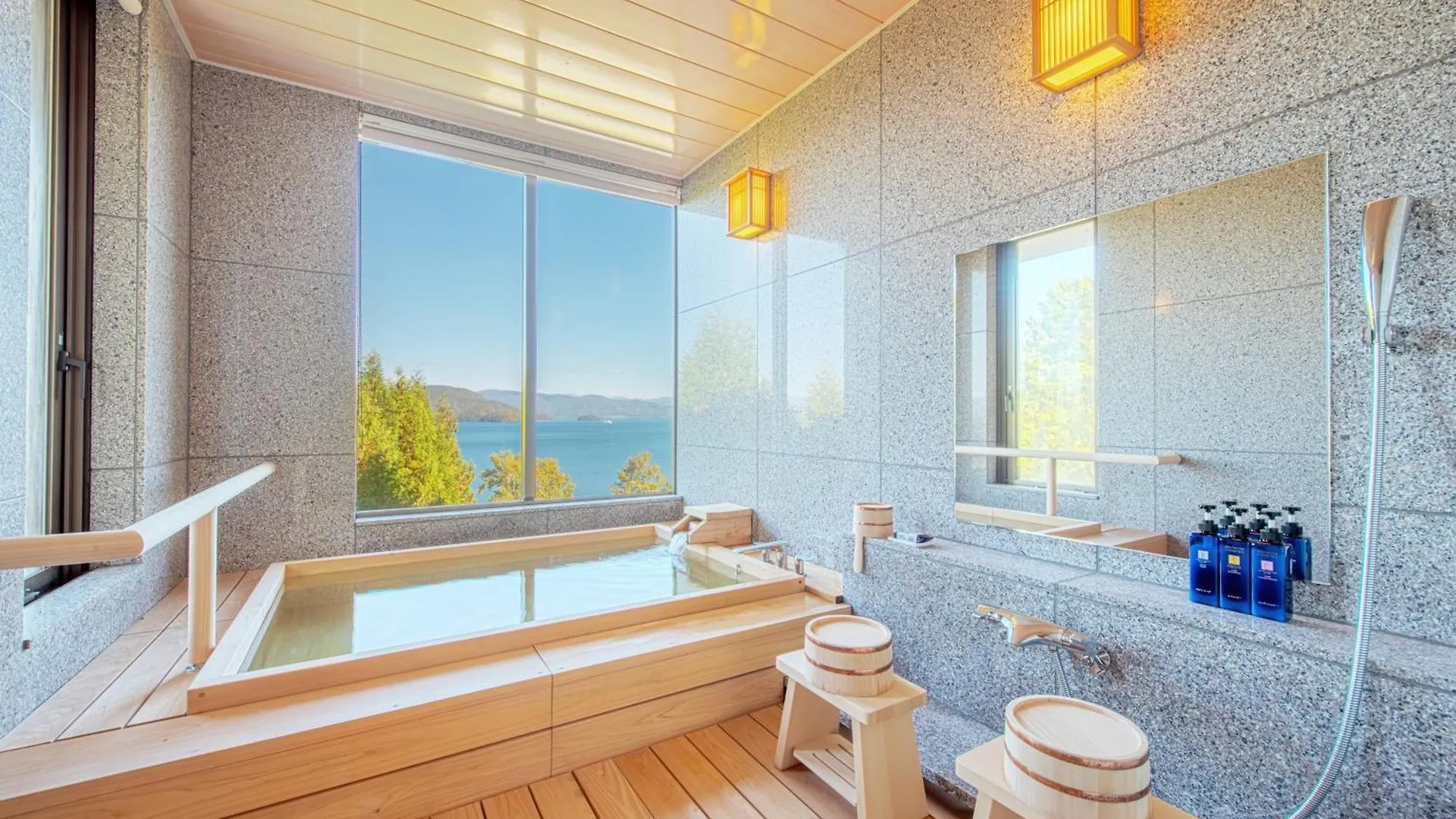 Hotel Premium Lake Toya Toyako 4*,  Japão